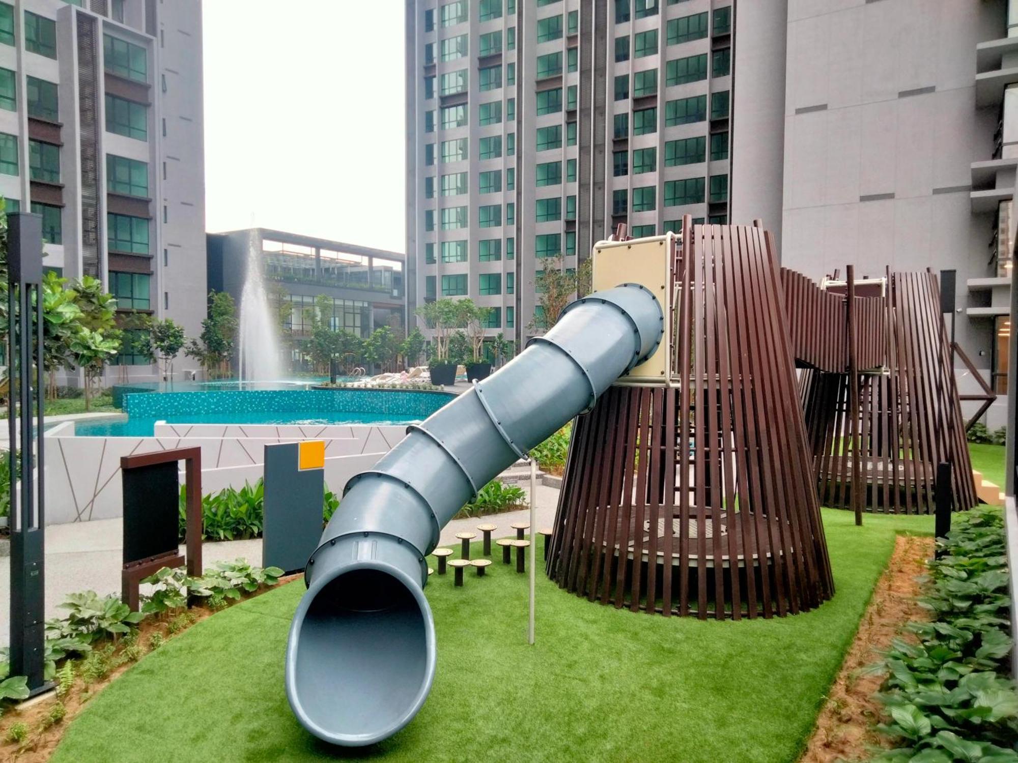 Bangsar South Botanical I Bed & Pillow — Photos 1